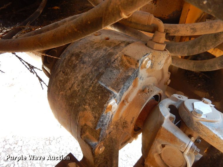 image for item DF8216 2005 John Deere 644J  wheel loader