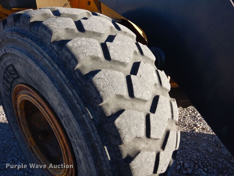 image for item DF8216 2005 John Deere 644J  wheel loader