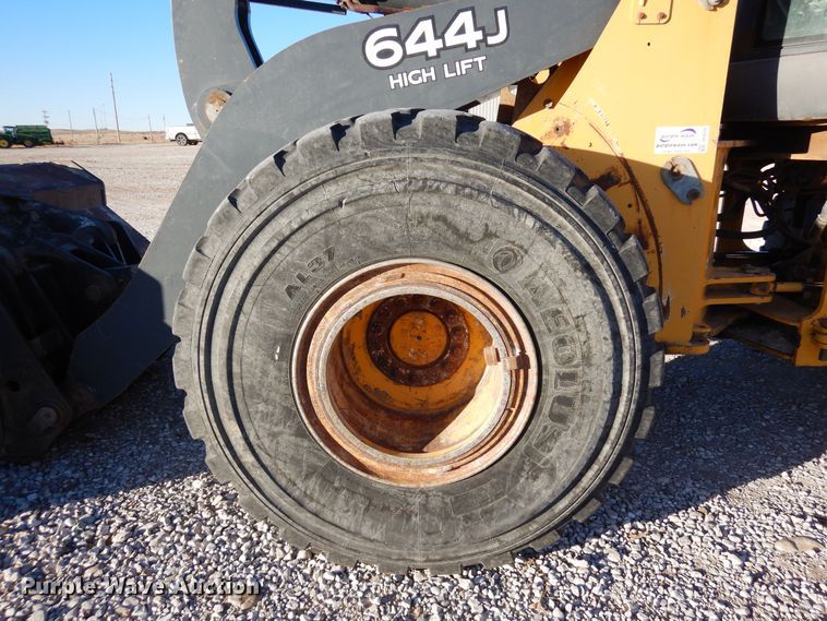 image for item DF8216 2005 John Deere 644J  wheel loader