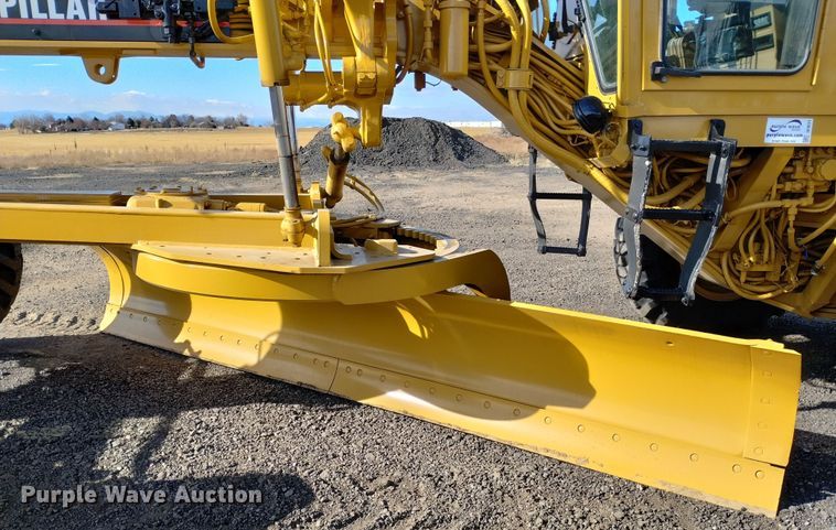 image for item DF8221 1993 Caterpillar 12G  motor grader