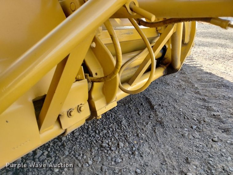 image for item DF8221 1993 Caterpillar 12G  motor grader