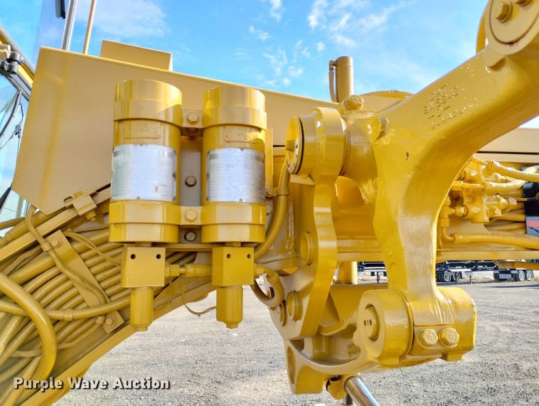 image for item DF8221 1993 Caterpillar 12G  motor grader