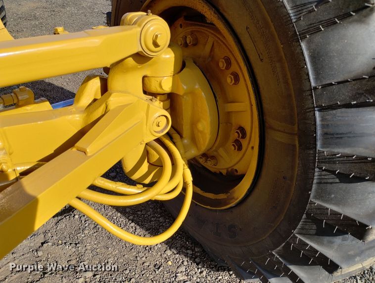 image for item DF8221 1993 Caterpillar 12G  motor grader