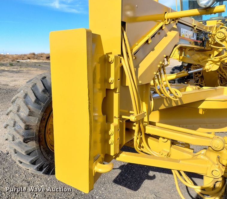 image for item DF8221 1993 Caterpillar 12G  motor grader