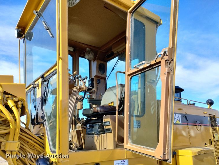 image for item DF8221 1993 Caterpillar 12G  motor grader