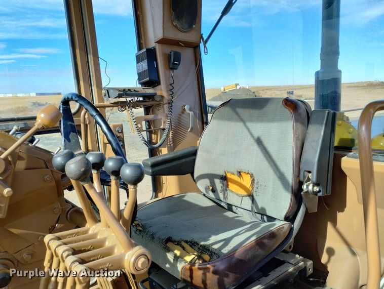 image for item DF8221 1993 Caterpillar 12G  motor grader