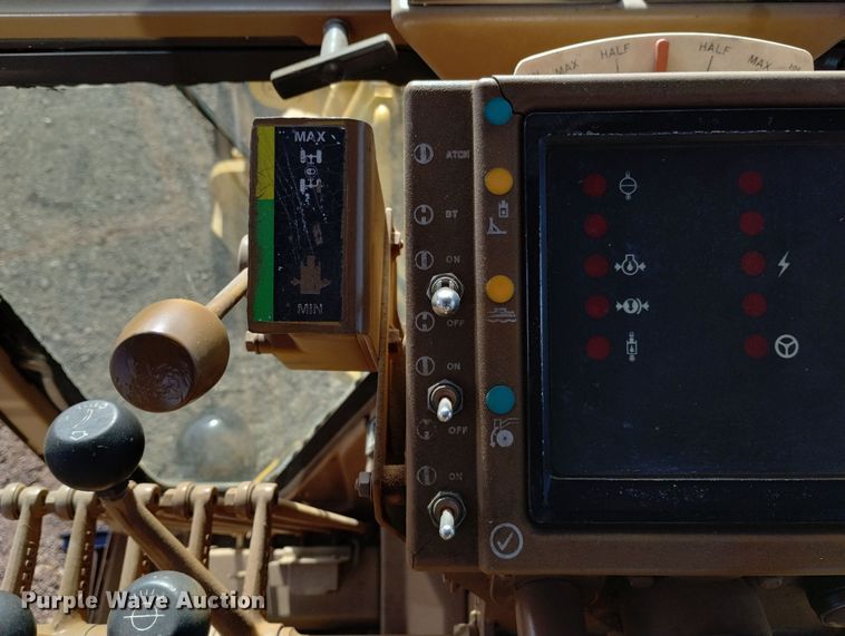 image for item DF8221 1993 Caterpillar 12G  motor grader