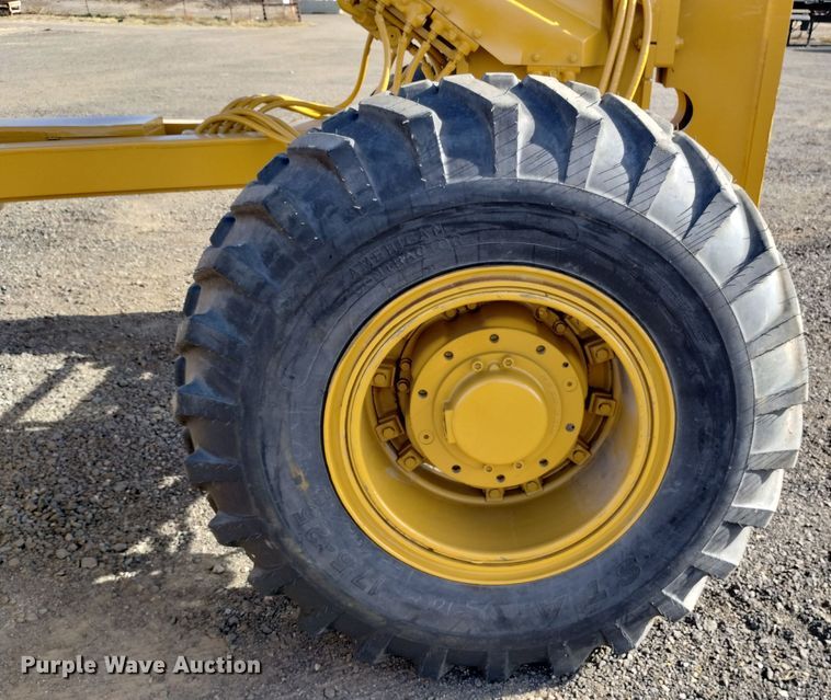 image for item DF8221 1993 Caterpillar 12G  motor grader