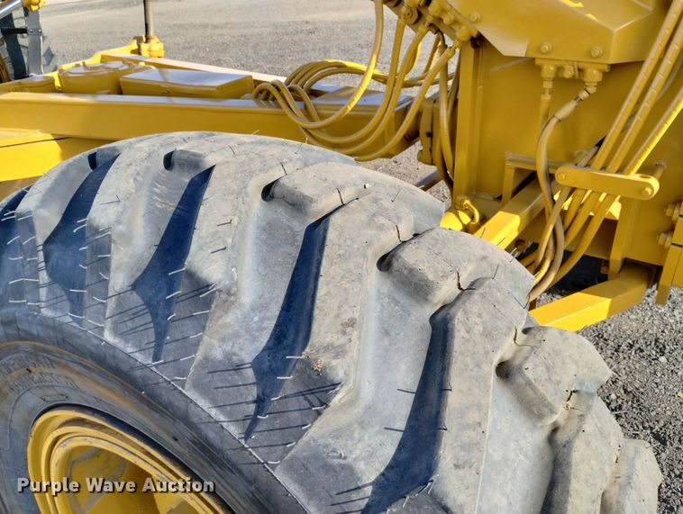 image for item DF8221 1993 Caterpillar 12G  motor grader