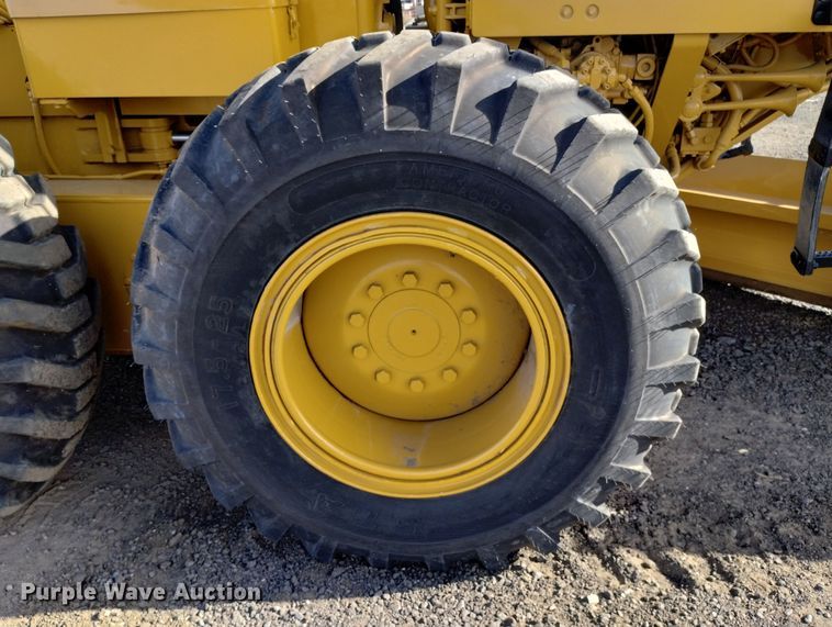 image for item DF8221 1993 Caterpillar 12G  motor grader