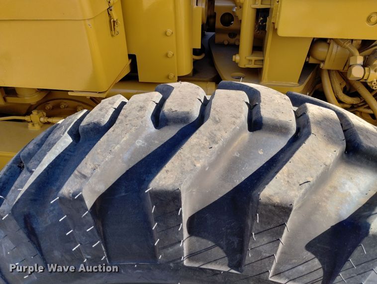 image for item DF8221 1993 Caterpillar 12G  motor grader