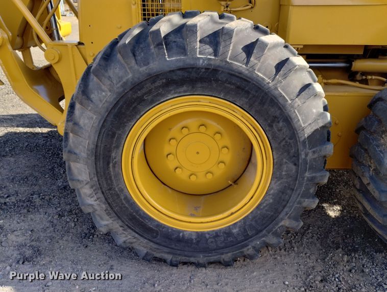 image for item DF8221 1993 Caterpillar 12G  motor grader