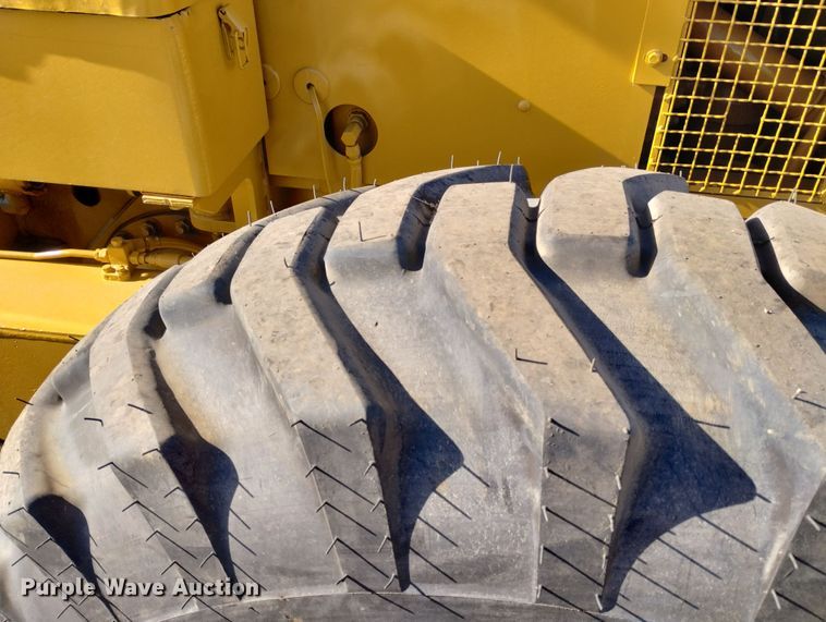 image for item DF8221 1993 Caterpillar 12G  motor grader