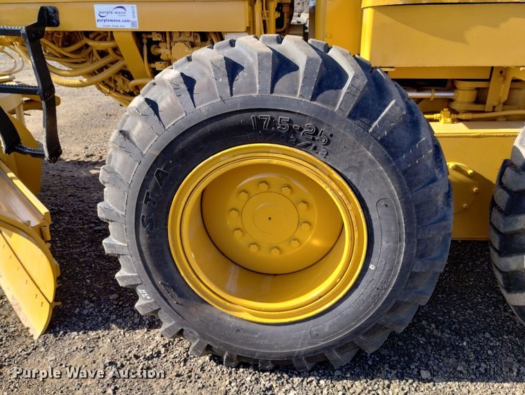 image for item DF8221 1993 Caterpillar 12G  motor grader