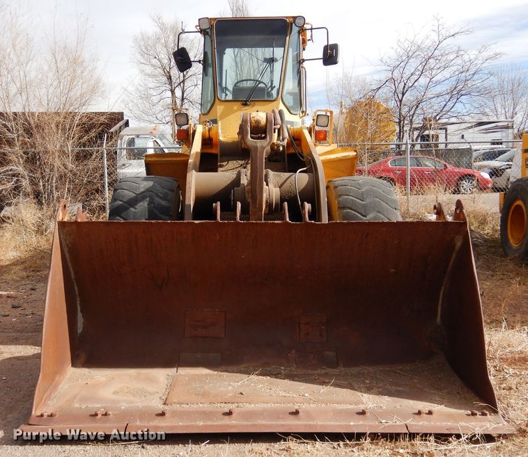 image for item DF8231 1989 John Deere 644E  wheel loader