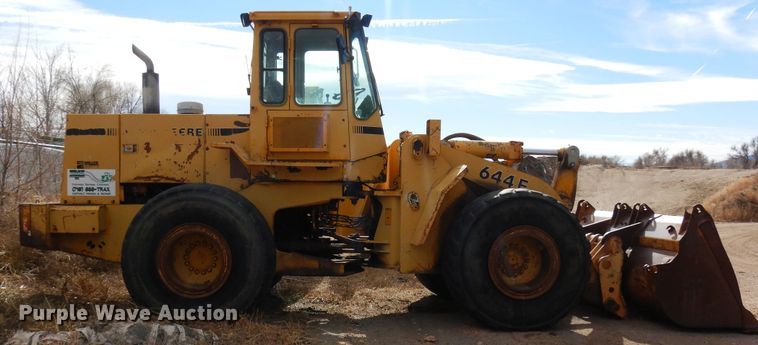 image for item DF8231 1989 John Deere 644E  wheel loader