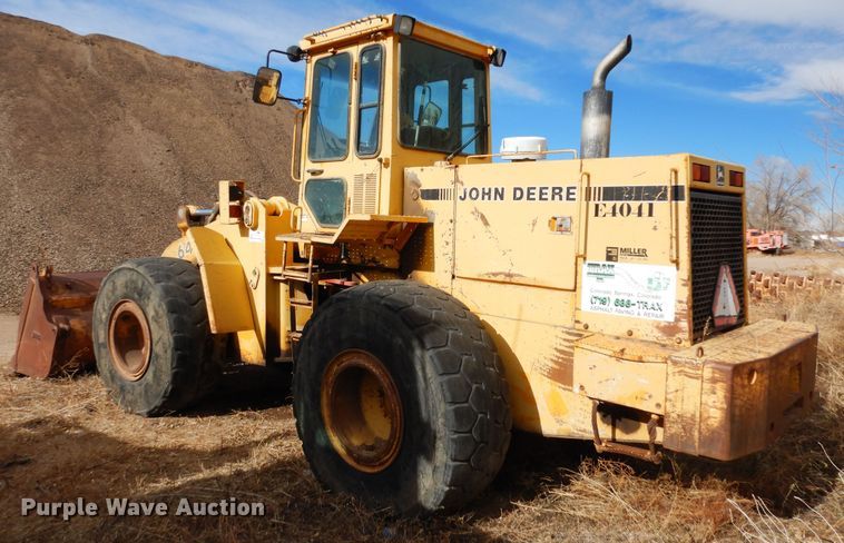 image for item DF8231 1989 John Deere 644E  wheel loader