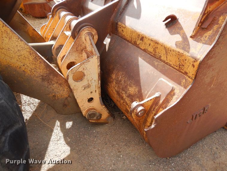 image for item DF8231 1989 John Deere 644E  wheel loader