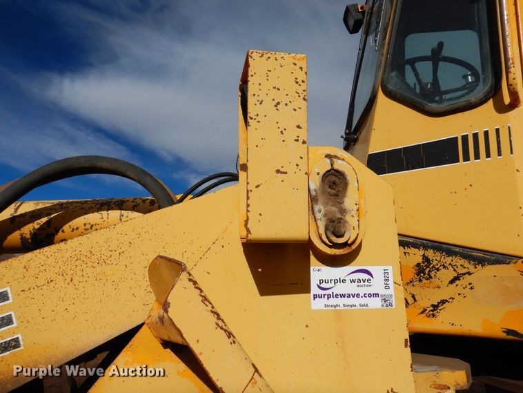 image for item DF8231 1989 John Deere 644E  wheel loader