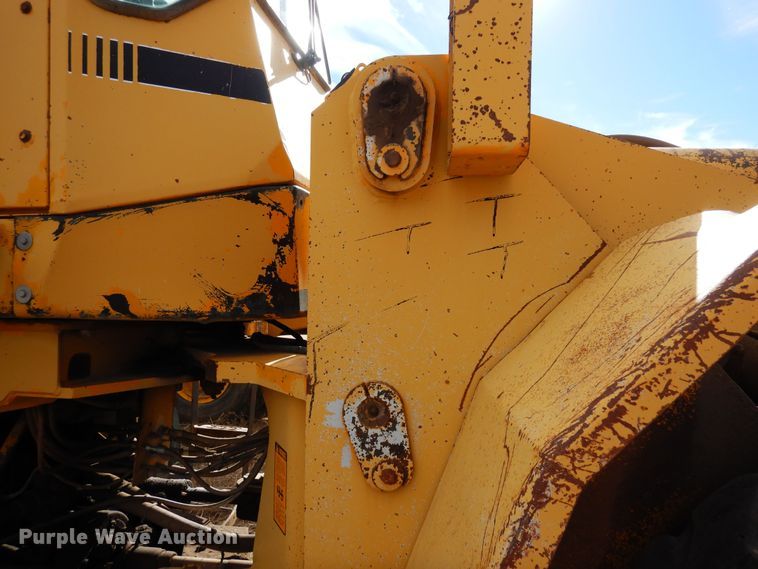 image for item DF8231 1989 John Deere 644E  wheel loader