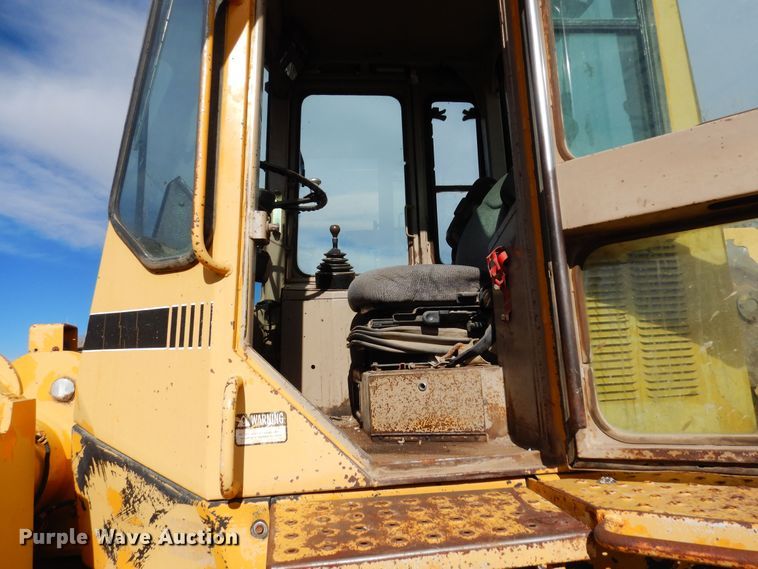 image for item DF8231 1989 John Deere 644E  wheel loader