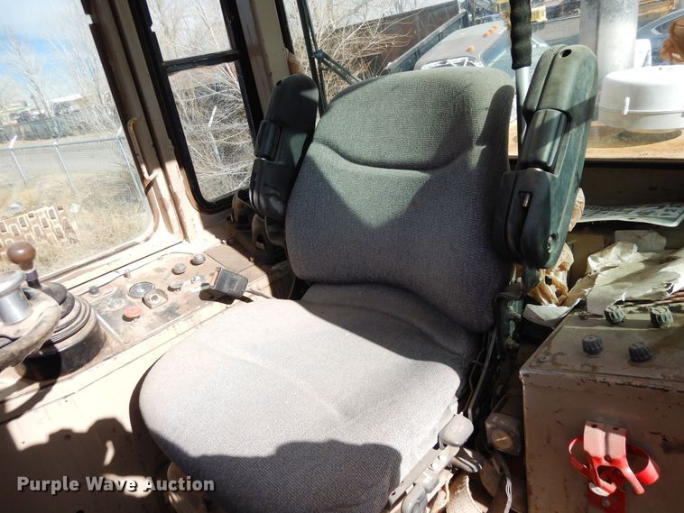 image for item DF8231 1989 John Deere 644E  wheel loader