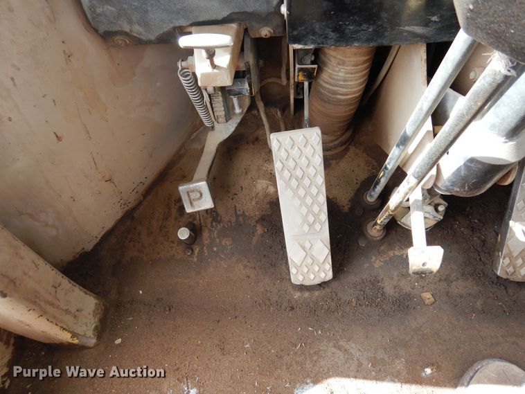 image for item DF8231 1989 John Deere 644E  wheel loader