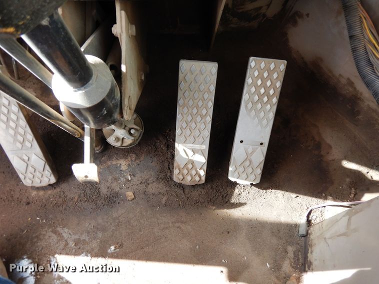 image for item DF8231 1989 John Deere 644E  wheel loader