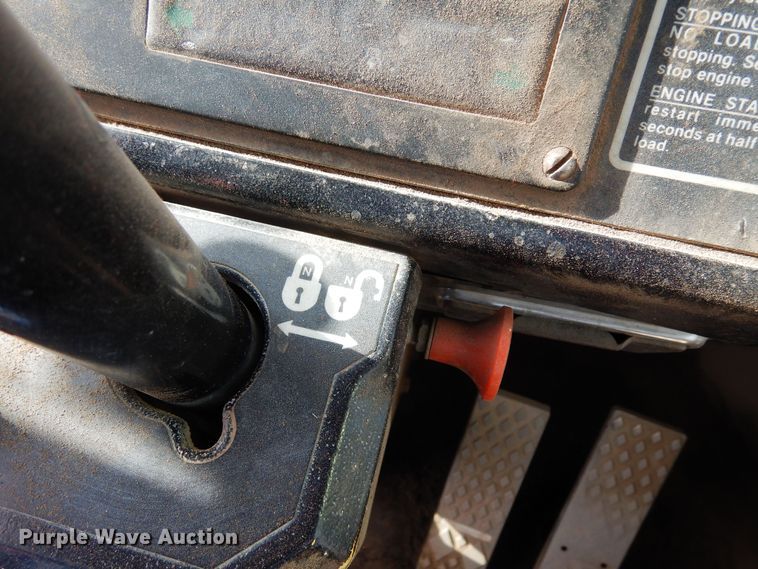 image for item DF8231 1989 John Deere 644E  wheel loader