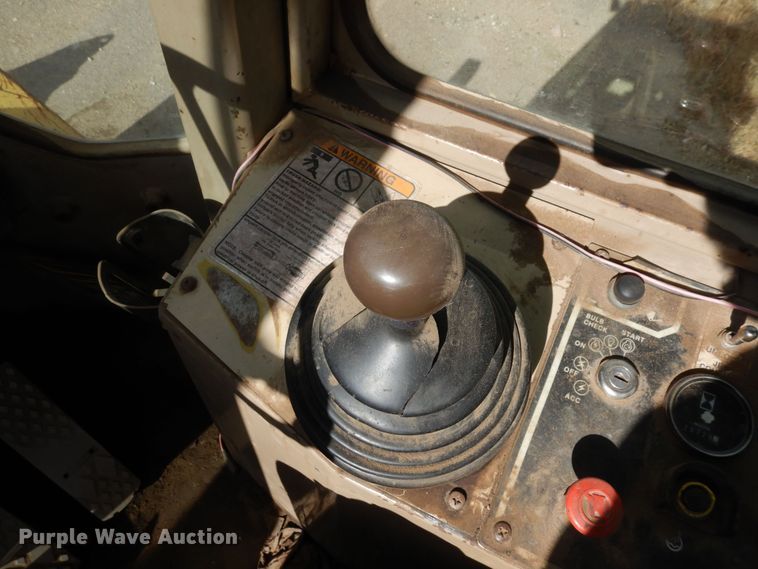 image for item DF8231 1989 John Deere 644E  wheel loader