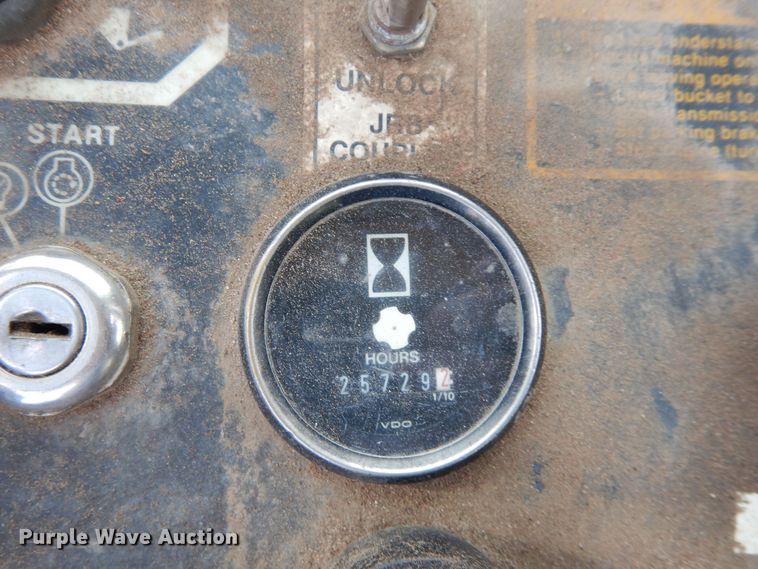 image for item DF8231 1989 John Deere 644E  wheel loader