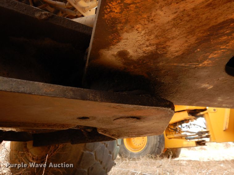 image for item DF8231 1989 John Deere 644E  wheel loader