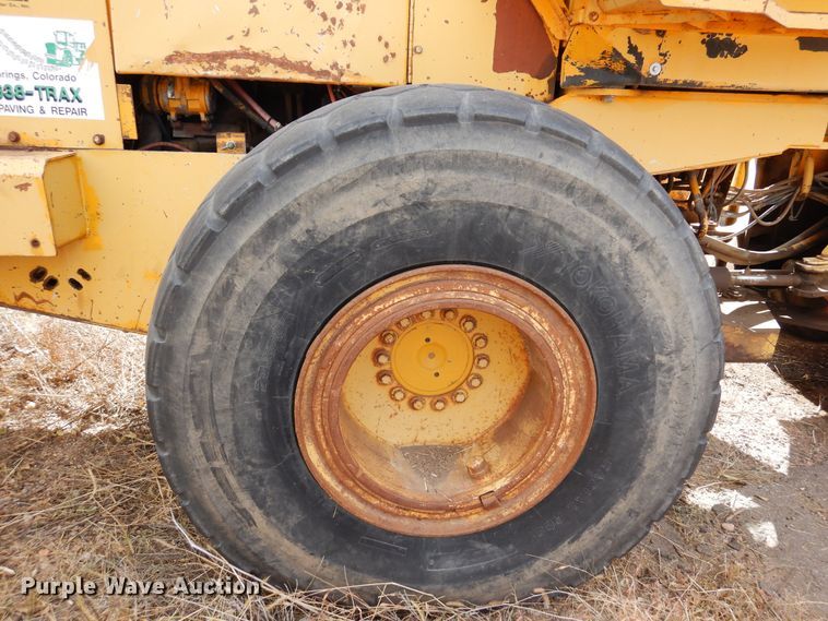 image for item DF8231 1989 John Deere 644E  wheel loader