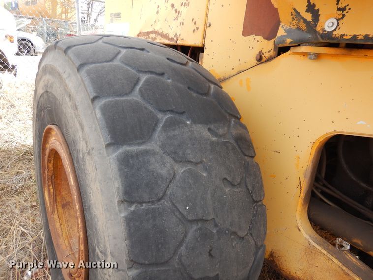 image for item DF8231 1989 John Deere 644E  wheel loader
