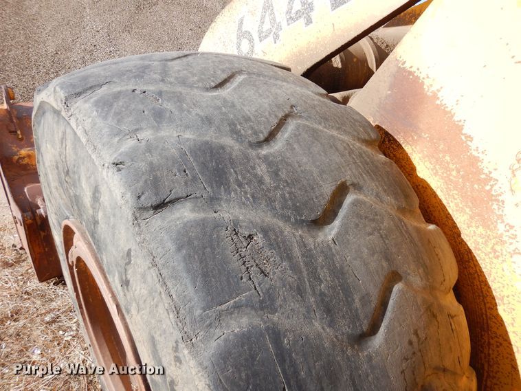 image for item DF8231 1989 John Deere 644E  wheel loader