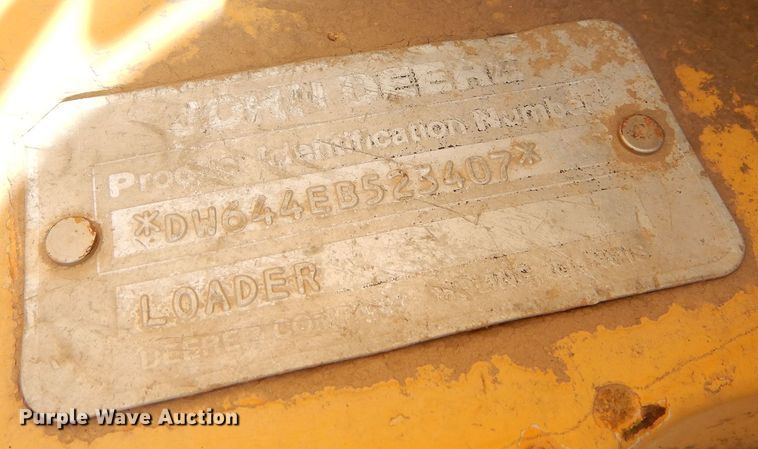 image for item DF8231 1989 John Deere 644E  wheel loader