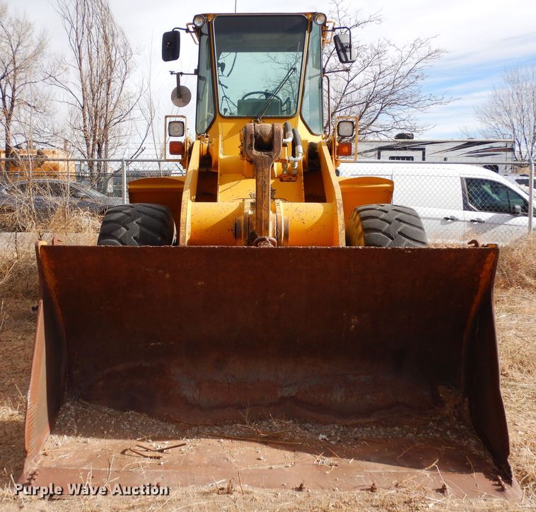 image for item DF8232 1989 John Deere 624E  wheel loader