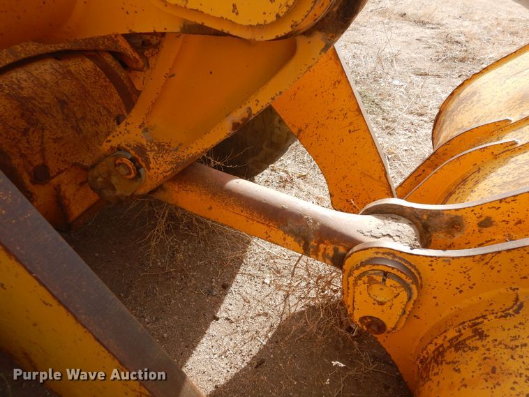 image for item DF8232 1989 John Deere 624E  wheel loader