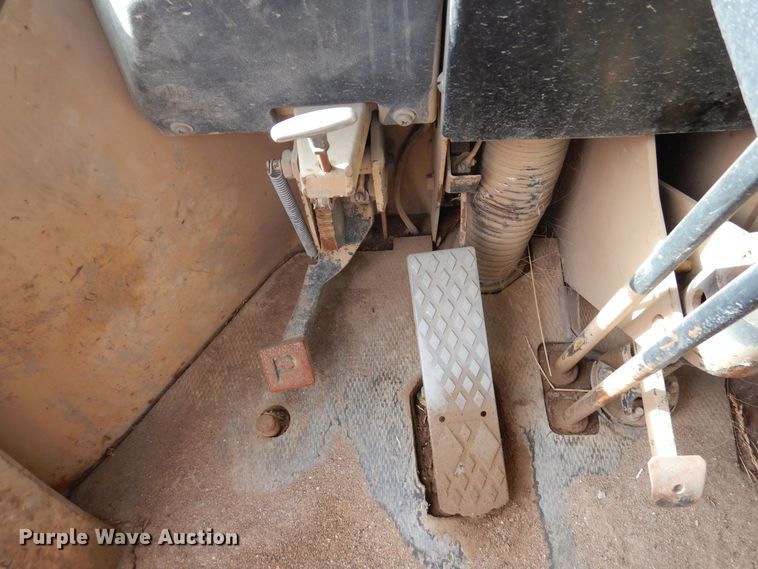 image for item DF8232 1989 John Deere 624E  wheel loader