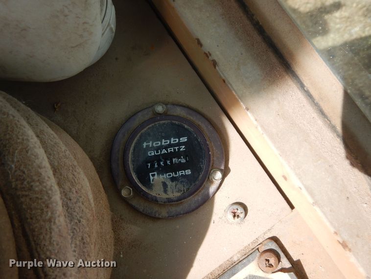 image for item DF8232 1989 John Deere 624E  wheel loader