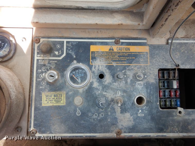 image for item DF8232 1989 John Deere 624E  wheel loader