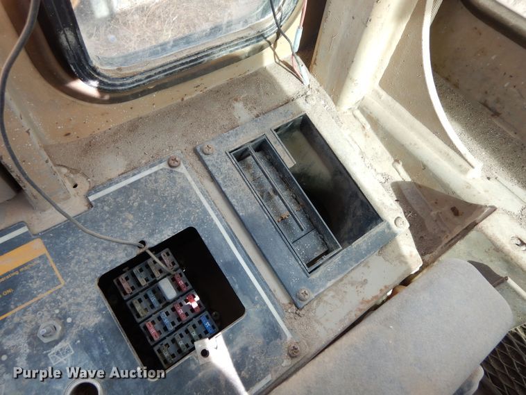 image for item DF8232 1989 John Deere 624E  wheel loader