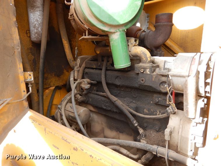 image for item DF8232 1989 John Deere 624E  wheel loader