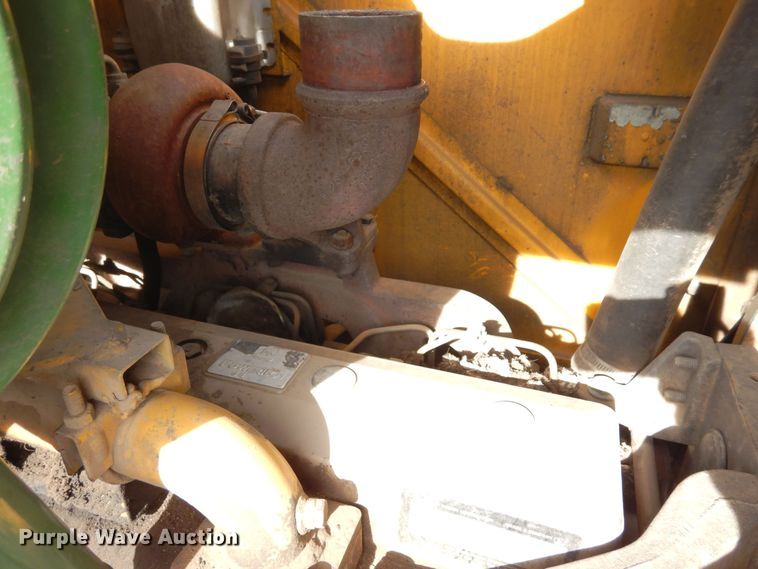 image for item DF8232 1989 John Deere 624E  wheel loader