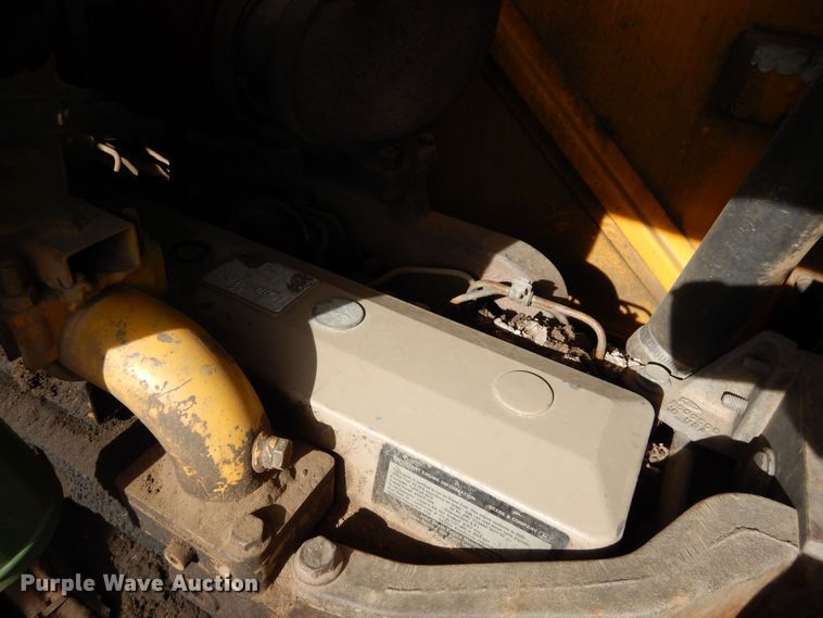 image for item DF8232 1989 John Deere 624E  wheel loader