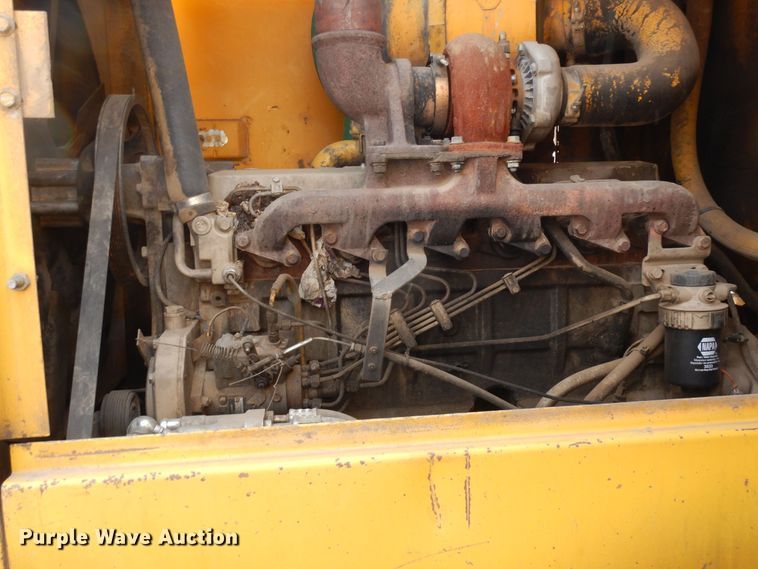 image for item DF8232 1989 John Deere 624E  wheel loader