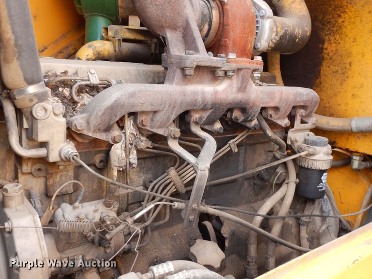 image for item DF8232 1989 John Deere 624E  wheel loader