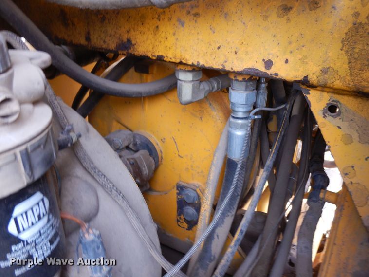 image for item DF8232 1989 John Deere 624E  wheel loader