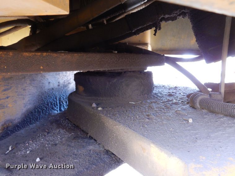 image for item DF8232 1989 John Deere 624E  wheel loader