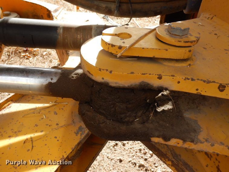 image for item DF8232 1989 John Deere 624E  wheel loader